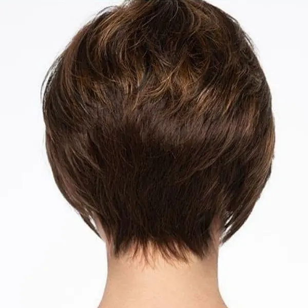 corte de cabelo feminino curto com nuca batida