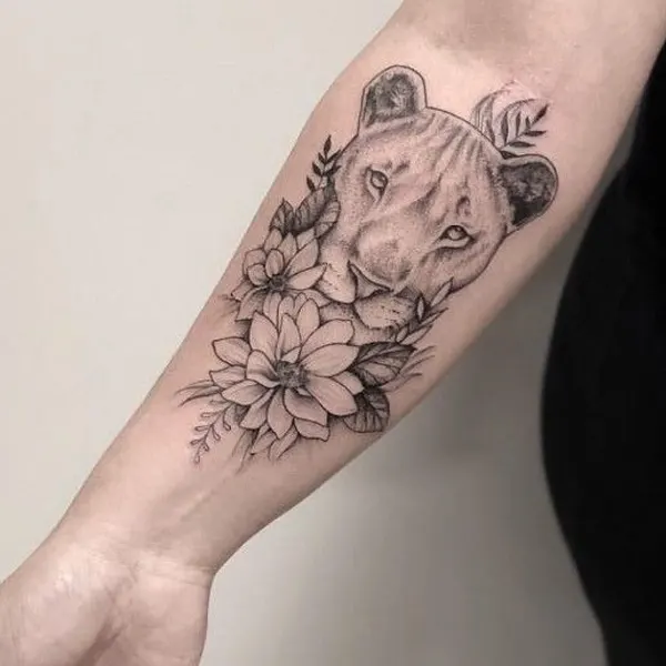 Tatuagem de animal no antebraço