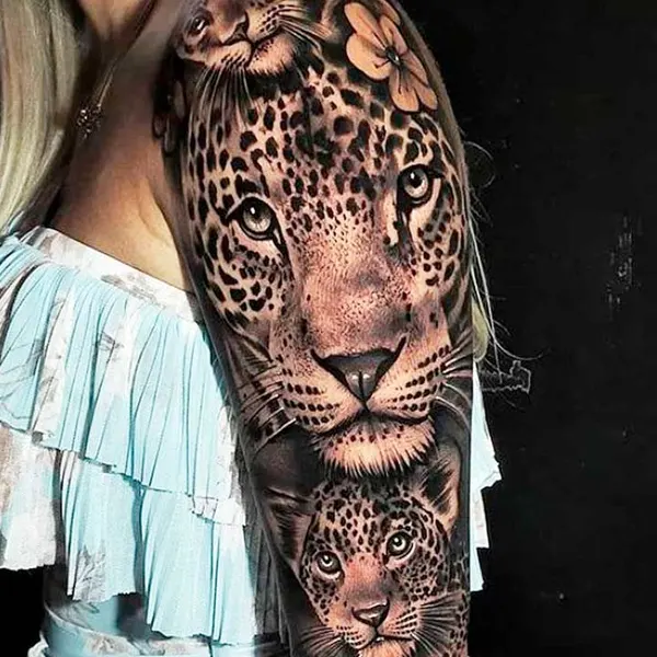 Tatuagem de leão no braço