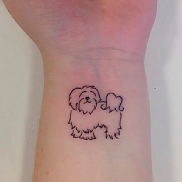 Tatuagem de animal delicada no punho