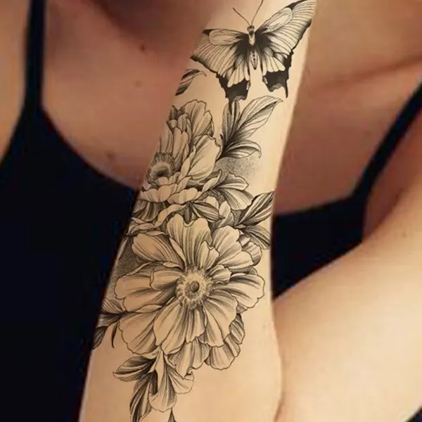 tatuagem floral no antebraço