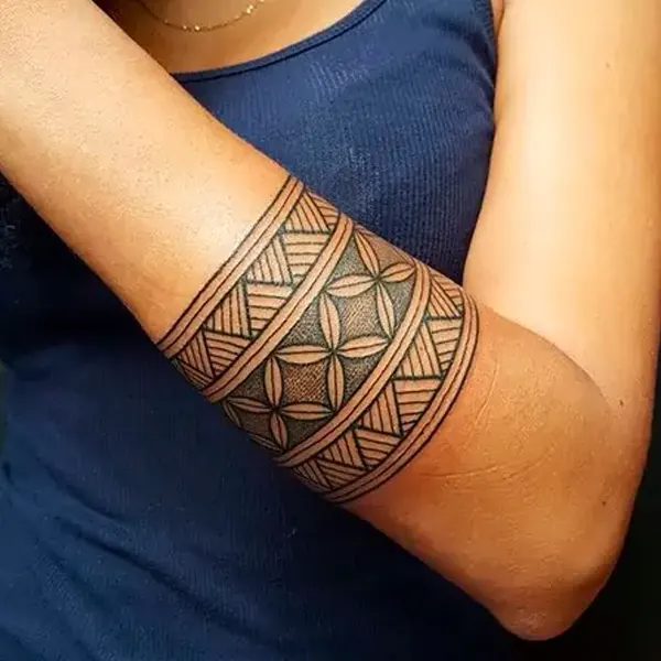 tatuagem feminina tribal e étnica 2