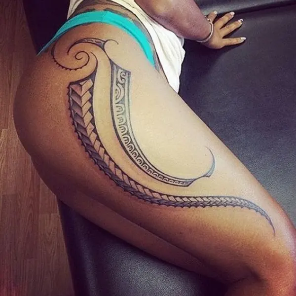 tatuagem tribal feminina na perna