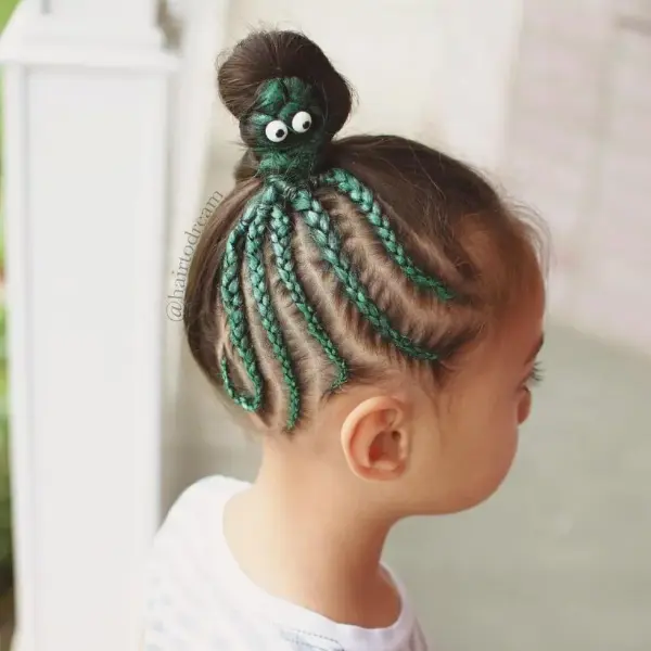 Laço feito com o próprio cabelo é opção de penteado para as meninas -  Cabelos - Extra Online