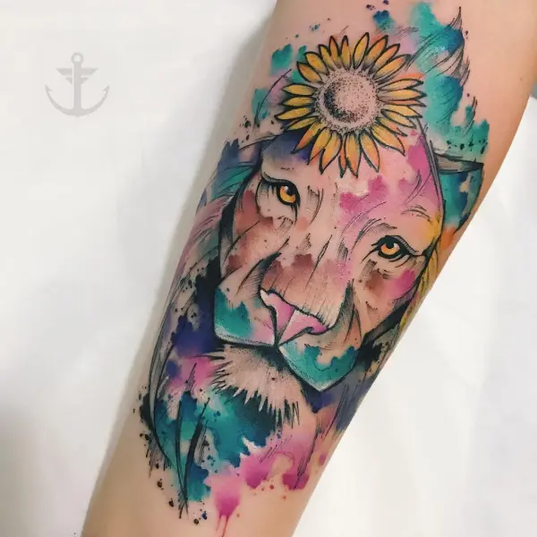 tatuagem feminina no braço aquarela 3