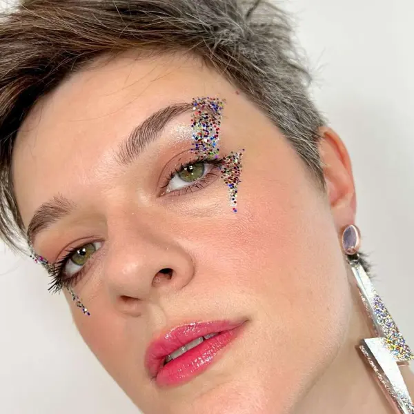 maquiagem com glitter para o carnaval
